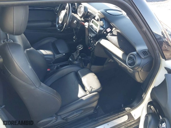 2015 MINI Cooper Hardtop S with VIN WMWXP7C5XFT740279, listed as a IAAI auction lot 41212007 with NaN miles. Bid and sale history available at carsss.com. Image 5.
