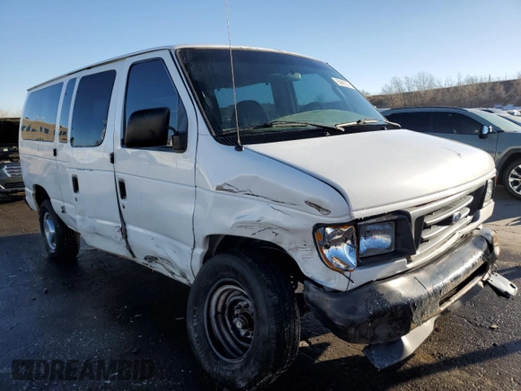 2005 Ford Econoline Passenger XL with VIN 1FBNE31L15HB23580, listed as a Copart auction lot 85060224 with 222,935 mi miles and Salvage Title. Bid and sale history available at carsss.com. Image 4.