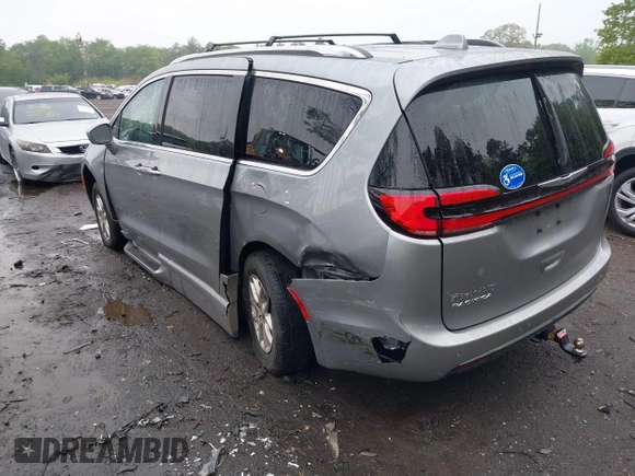 2021 Chrysler Pacifica Touring L z VIN 2C4RC1BG7MR591356, wystawiony jako IAAI lot #42256765 z przebiegiem 32 653 mil mil oraz . Historia ofert i sprzedaży dostępna na DreamBid. Obrazek 6.
