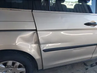 2005 Honda Odyssey LX with VIN 5FNRL38255B131729, listed as a IAAI auction lot 41880067 with 333,450 mi miles. Bid and sale history available at carsss.com. Image 6.
