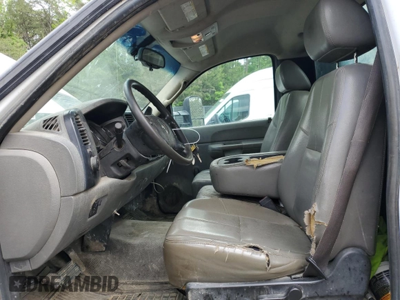 2009 Chevrolet Silverado 3500HD WT with VIN 1GBJC74K39E135526, listed as a Copart auction lot 55476145 with 231,642 mi miles and Clean Title. Bid and sale history available at DreamBid. Image 7.