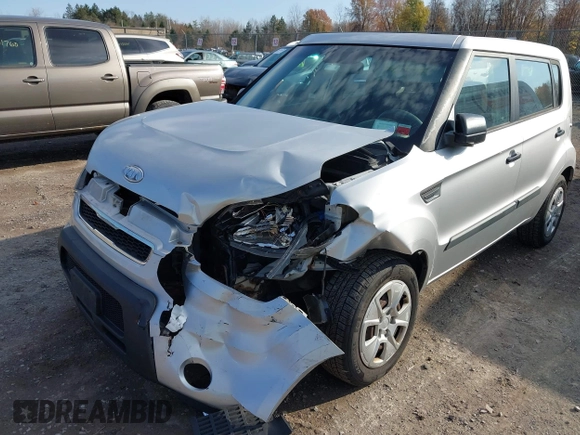 2011 Kia Soul with VIN KNDJT2A14B7322584, listed as a IAAI auction lot 40752860 with 110,742 mi miles. Bid and sale history available at carsss.com. Image 6.