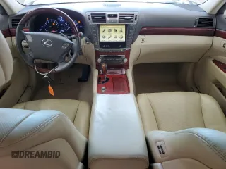 2012 Lexus LS 460 z VIN JTHCL5EF1C5014428, wystawiony jako Copart lot #60993515 z przebiegiem 110 429 mil mil oraz Szkoda całkowita • Salvage title. Historia ofert i sprzedaży dostępna na DreamBid. Obrazek 8.