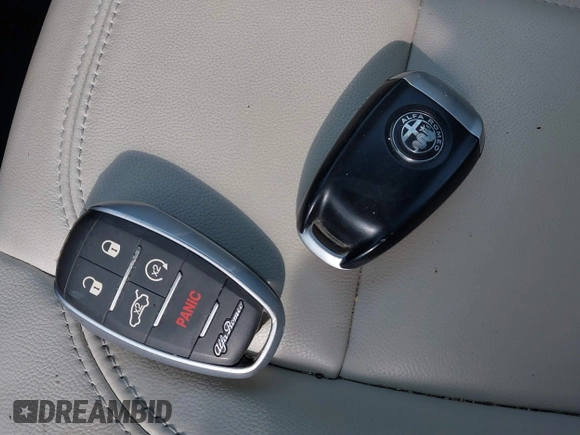 2019 Alfa Romeo Stelvio z VIN ZASPAKAN5K7C49428, wystawiony jako IAAI lot #41590351 z przebiegiem 60 052 mil mil oraz . Historia ofert i sprzedaży dostępna na DreamBid. Obrazek 11.