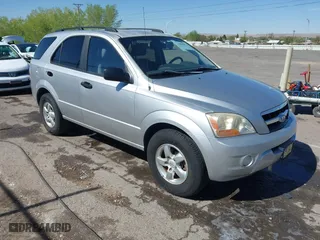 2009 Kia Sorento LX with VIN KNDJD735695866584, listed as a IAAI auction lot 42094393 with 95,008 mi miles. Bid and sale history available at carsss.com. Image 1.