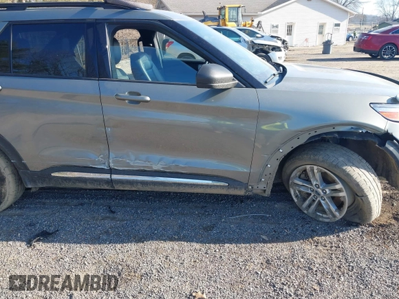 2020 Ford Explorer XLT with VIN 1FMSK8DH7LGC25007, listed as a IAAI auction lot 41772003 with 68,605 mi miles and . Bid and sale history available at carsss.com. Image 18.