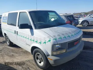 1998 GMC Safari Cargo with VIN 1GTDM19W9WB510668, listed as a IAAI auction lot 41738531 with 159,978 mi miles. Bid and sale history available at carsss.com. Image 1.