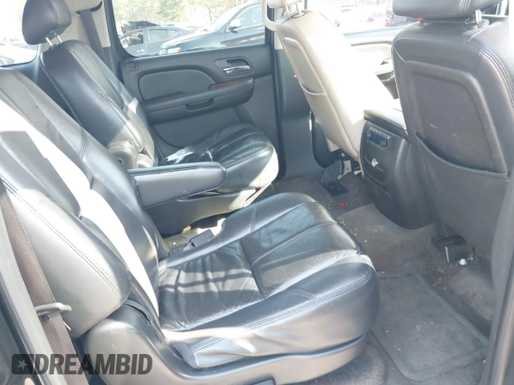 2007 Chevrolet Suburban LT with VIN 1GNFC16077R409950, listed as a IAAI auction lot 41882474 with 266,195 mi miles and . Bid and sale history available at DreamBid. Image 8.