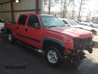 2006 Chevrolet Silverado 1500 LT1 with VIN 2GCEK13TX61173467, listed as a IAAI auction lot 41845953 with 201,552 mi miles. Bid and sale history available at carsss.com. Image 1.