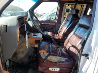 1996 Ford Econoline Cargo z VIN 1FDEE14HXTHA20688, wystawiony jako Copart lot #80077294 z przebiegiem 216 001 mil mil oraz Nie do naprawy • Non repairable. Historia ofert i sprzedaży dostępna na DreamBid. Obrazek 7.