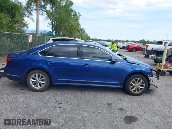 2017 Volkswagen Passat S z VIN 1VWAT7A30HC067492, wystawiony jako IAAI lot #41796538 z przebiegiem 43 926 mil mil oraz . Historia ofert i sprzedaży dostępna na DreamBid. Obrazek 14.
