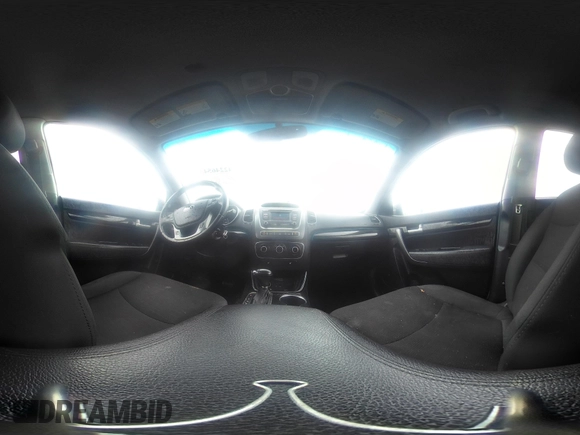 2015 Kia Sorento LX with VIN 5XYKTCA63FG586054, listed as a IAAI auction lot 42246543 with 159,427 mi miles and . Bid and sale history available at DreamBid. Image 18.