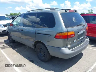 1998 Toyota Sienna LE z VIN 4T3ZF13C9WU036694, wystawiony jako IAAI lot #42231375 z przebiegiem 192 027 mil mil oraz . Historia ofert i sprzedaży dostępna na DreamBid. Obrazek 3.