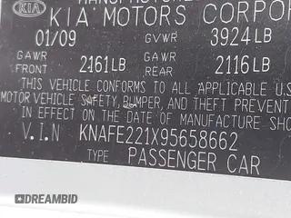 2009 Kia Spectra EX z VIN KNAFE221X95658662, wystawiony jako IAAI lot #42312854 z przebiegiem 100 489 mil mil oraz . Historia ofert i sprzedaży dostępna na DreamBid. Obrazek 9.