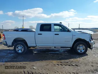 2022 Ram 2500 Tradesman with VIN 3C6UR5CJXNG321949, listed as a IAAI auction lot 41539376 with 88,786 mi miles. Bid and sale history available at carsss.com. Image 13.