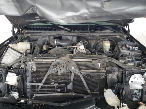 2000 Chevrolet Silverado 1500 with VIN 1GCEC14W0YE136208, listed as a Copart auction lot 45190775 with 152,016 mi miles and Salvage Title. Bid and sale history available at carsss.com. Image 13.