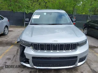 2023 Jeep Grand Cherokee Limited z VIN 1C4RJJBG8P8890280, wystawiony jako IAAI lot #42121395 z przebiegiem 42 983 mil mil oraz . Historia ofert i sprzedaży dostępna na DreamBid. Obrazek 13.