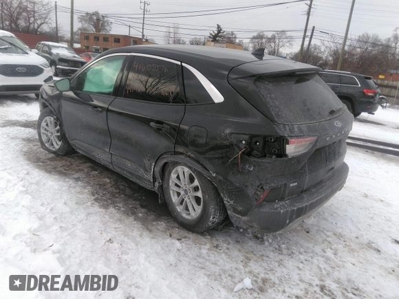 2020 Ford Escape SE with VIN 1FMCU9G68LUB64783, listed as a IAAI auction lot 41605576 with 29,588 mi miles and . Bid and sale history available at DreamBid. Image 3.