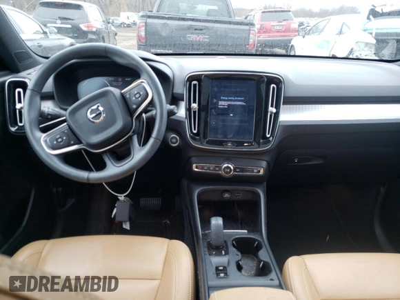 2019 Volvo XC40 Momentum z VIN YV4162UK8K2122135, wystawiony jako Copart lot #36300303 z przebiegiem 22 838 mil mil oraz . Historia ofert i sprzedaży dostępna na DreamBid. Obrazek 8.