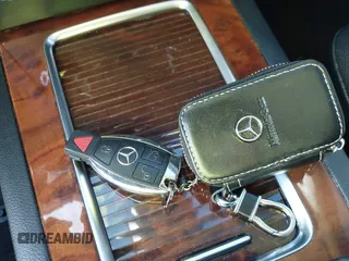 2013 Mercedes-Benz GLK 350 with VIN WDCGG8JB6DF967380, listed as a IAAI auction lot 41791336 with 172,264 mi miles and . Bid and sale history available at DreamBid. Image 11.