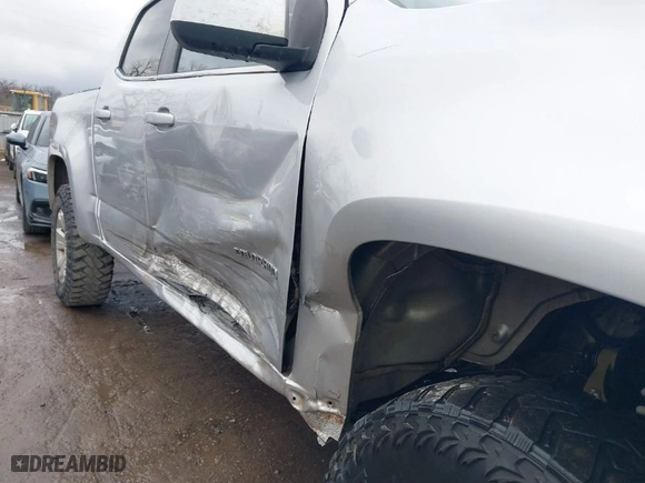 2017 Chevrolet Colorado 2WD LT with VIN 1GCGSCEA1H1320851, listed as a IAAI auction lot 41544159 with 103,714 mi miles. Bid and sale history available at carsss.com. Image 6.