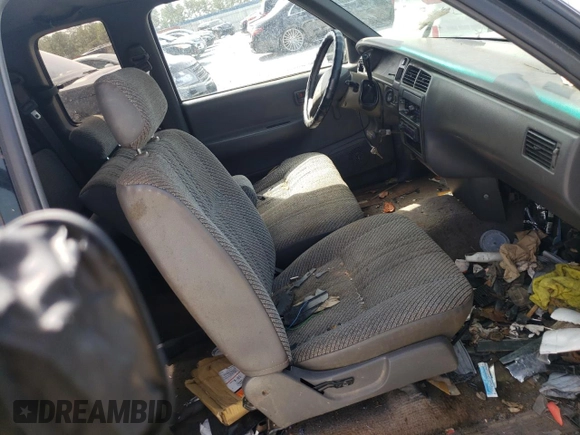 1995 Toyota T100 DX z VIN JT4VD12E4S0008162, wystawiony jako Copart lot #65768104 z przebiegiem 404 762 mil mil oraz Nie do naprawy • Non repairable. Historia ofert i sprzedaży dostępna na DreamBid. Obrazek 10.