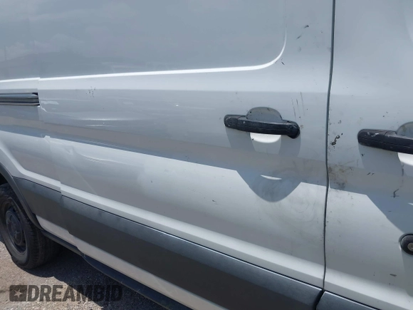 2015 Ford Transit Cargo с VIN 1FTYR2CG0FKA15544, выставлен на аукционе IAAI как лот 42522021 с пробегом 310 509 миль миль и . История ставок и продаж доступна на DreamBid. Изображение 17.