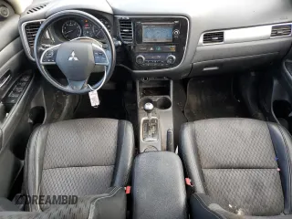 2015 Mitsubishi Outlander SE z VIN JA4AD3A36FZ010050, wystawiony jako Copart lot #56275555 z przebiegiem 171 045 mil mil oraz Szkoda całkowita • Salvage title. Historia ofert i sprzedaży dostępna na DreamBid. Obrazek 8.