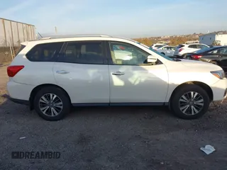 2017 Nissan Pathfinder SV with VIN 5N1DR2MM9HC645218, listed as a IAAI auction lot 40697929 with 103,533 mi miles. Bid and sale history available at carsss.com. Image 13.