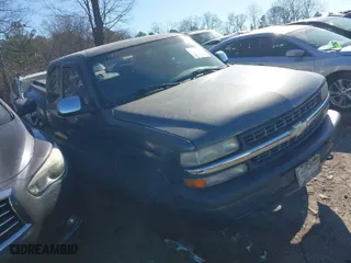 2001 Chevrolet Silverado 1500 LS with VIN 2GCEC19V711258782, listed as a IAAI auction lot 41352234 with 184,348 mi miles. Bid and sale history available at carsss.com. Image 1.