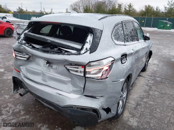 2016 BMW X1 xDrive28i with VIN WBXHT3C3XG5E51358, listed as a IAAI auction lot 41730597 with 90,010 mi miles. Bid and sale history available at carsss.com. Image 4.