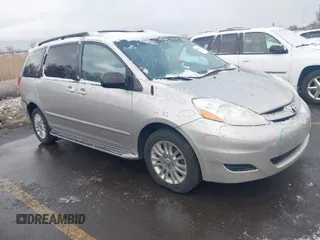2008 Toyota Sienna LE with VIN 5TDBK23CX8S012363, listed as a IAAI auction lot 41802477 with 224,107 mi miles. Bid and sale history available at carsss.com. Image 1.