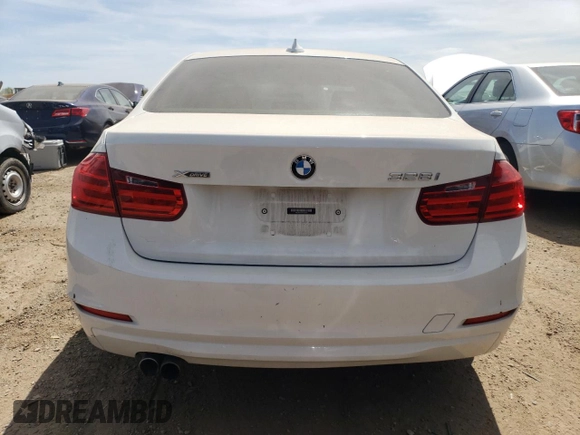 2013 BMW 3 Series 328i xDrive z VIN WBA3B3C5XDF536289, wystawiony jako Copart lot #55786625 z przebiegiem 84 299 mil mil oraz Szkoda całkowita • Salvage title. Historia ofert i sprzedaży dostępna na DreamBid. Obrazek 6.