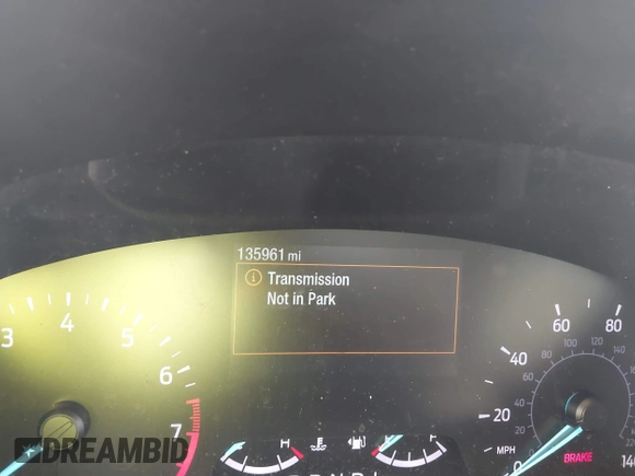 2020 Ford Escape SE z VIN 1FMCU0G67LUA10190, wystawiony jako IAAI lot #42533228 z przebiegiem 135 961 mil mil oraz . Historia ofert i sprzedaży dostępna na DreamBid. Obrazek 7.