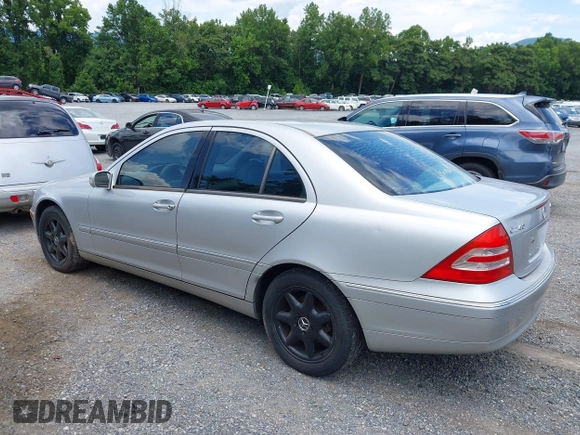 2003 Mercedes-Benz C 240 с VIN WDBRF81J73F366372, выставлен на аукционе IAAI как лот 42715567 с пробегом 159 500 миль миль и . История ставок и продаж доступна на DreamBid. Изображение 6.