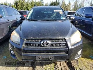2010 Toyota RAV4 Sport z VIN JTMRK4DV8A5096558, wystawiony jako Copart lot #52079905 z przebiegiem 122 448 mil mil oraz Czysty tytuł • Clean title. Historia ofert i sprzedaży dostępna na DreamBid. Obrazek 5.