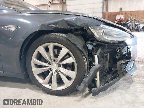 2016 Tesla Model S 90D with VIN 5YJSA1E22GF124109, listed as a IAAI auction lot 42487466 with 83,593 mi miles and . Bid and sale history available at DreamBid. Image 6.