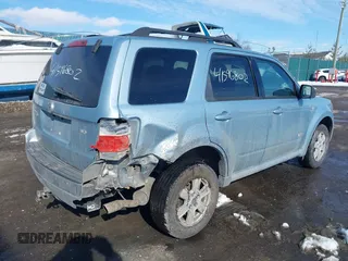 2008 Mercury Mariner with VIN 4M2CU91ZX8KJ30882, listed as a IAAI auction lot 41596802 with 204,769 mi miles. Bid and sale history available at carsss.com. Image 4.