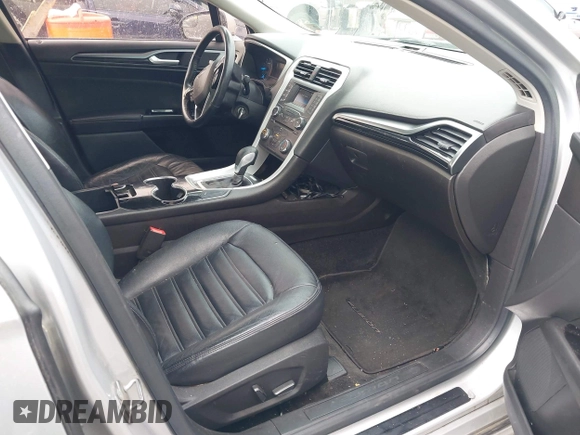 2015 Ford Fusion SE with VIN 3FA6P0HDXFR307381, listed as a IAAI auction lot 41928936 with 154,504 mi miles. Bid and sale history available at carsss.com. Image 5.