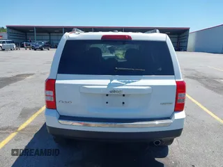 2013 Jeep Patriot Limited z VIN 1C4NJRCB3DD274375, wystawiony jako IAAI lot #42137708 z przebiegiem 185 018 mil mil oraz . Historia ofert i sprzedaży dostępna na DreamBid. Obrazek 16.