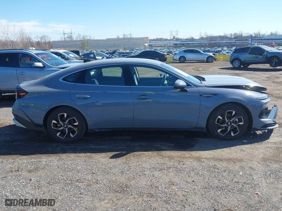 2024 Hyundai Sonata SEL with VIN KMHL64JA0RA405238, listed as a IAAI auction lot 41747121 with 8,778 mi miles. Bid and sale history available at carsss.com. Image 13.