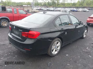 2016 BMW 3 Series 328i xDrive z VIN WBA8E3G5XGNT26311, wystawiony jako IAAI lot #42190192 z przebiegiem 124 516 mil mil oraz . Historia ofert i sprzedaży dostępna na DreamBid. Obrazek 4.