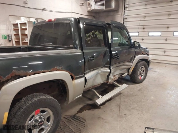 2004 GMC Sierra 1500 Crew Cab SLE with VIN 2GTEK13T741338064, listed as a IAAI auction lot 41497968 with 198,869 mi miles. Bid and sale history available at carsss.com. Image 6.
