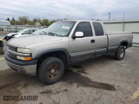 2000 Chevrolet Silverado 2500 LT with VIN 1GCGK29U0YE159920, listed as a Copart auction lot 53829755 with 104,964 mi miles and Clean Title. Bid and sale history available at carsss.com. Image 1.