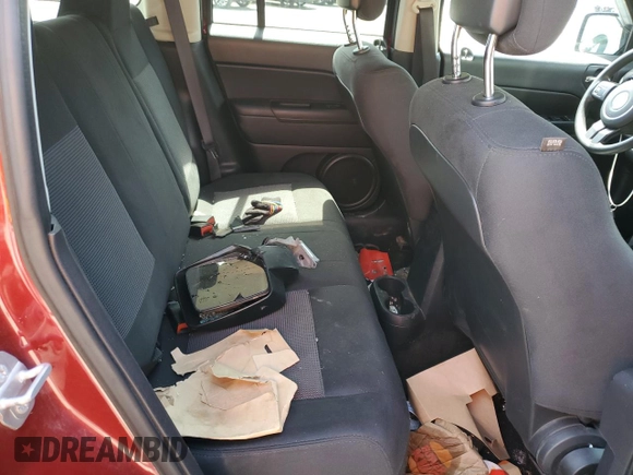 2015 Jeep Patriot Altitude z VIN 1C4NJRBB0FD290036, wystawiony jako Copart lot #55138325 z przebiegiem 64 343 mil mil oraz Szkoda całkowita • Salvage title. Historia ofert i sprzedaży dostępna na DreamBid. Obrazek 11.