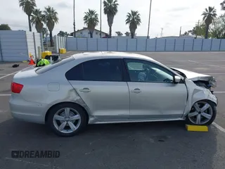 2011 Volkswagen Jetta SE with VIN 3VWDZ7AJ3BM369312, listed as a IAAI auction lot 42044977 with 107,695 mi miles and . Bid and sale history available at DreamBid. Image 14.