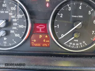 2006 BMW 3 Series 330i с VIN WBAVB33566KR76948, выставлен на аукционе IAAI как лот 41949725 с пробегом 179 505 миль миль и . История ставок и продаж доступна на DreamBid. Изображение 15.