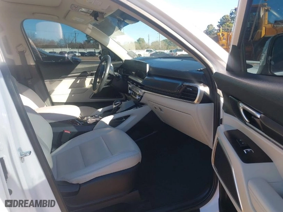 2023 Kia Telluride S with VIN 5XYP6DGC4PG384549, listed as a IAAI auction lot 41141392 with 43,916 mi miles. Bid and sale history available at carsss.com. Image 5.