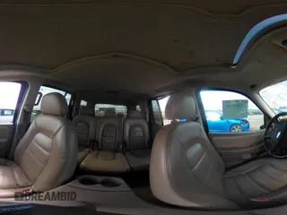 2005 Ford Explorer XLT z VIN 1FMZU73E45UA30741, wystawiony jako IAAI lot #42489994 z przebiegiem Nie podano mil oraz . Historia ofert i sprzedaży dostępna na DreamBid. Obrazek 17.