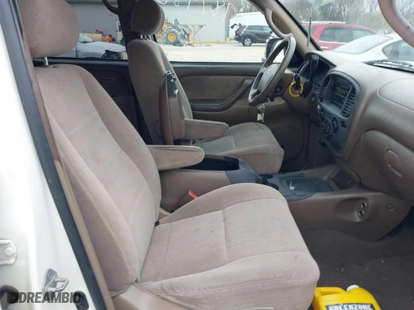 2004 Toyota Sequoia SR5 with VIN 5TDZT34A44S206332, listed as a IAAI auction lot 42028306 with 292,523 mi miles. Bid and sale history available at carsss.com. Image 5.